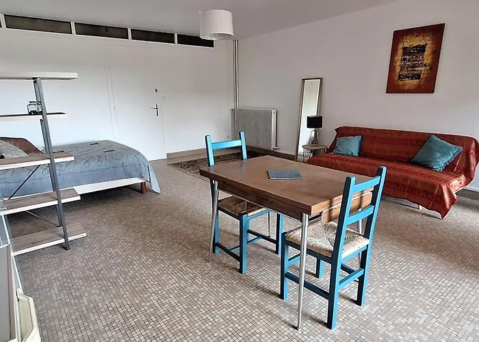 Independant Dans Maison A La Campagne Apartmán